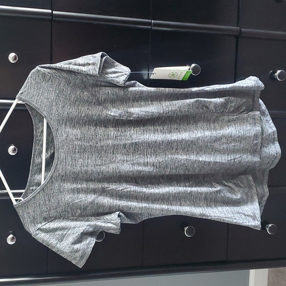 NWT Gaiam Yoga Slim Fit size XL Women's Workout Top Gray